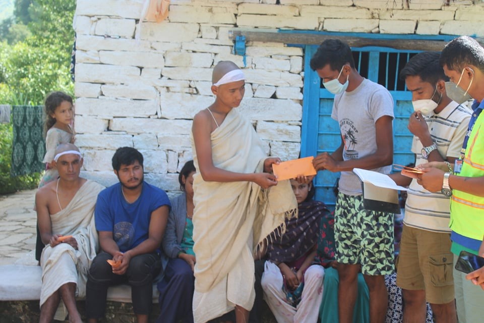 अछाममा राहात वितरण गरि फर्किए हाम्रो टिम नेपालका युवाहरु