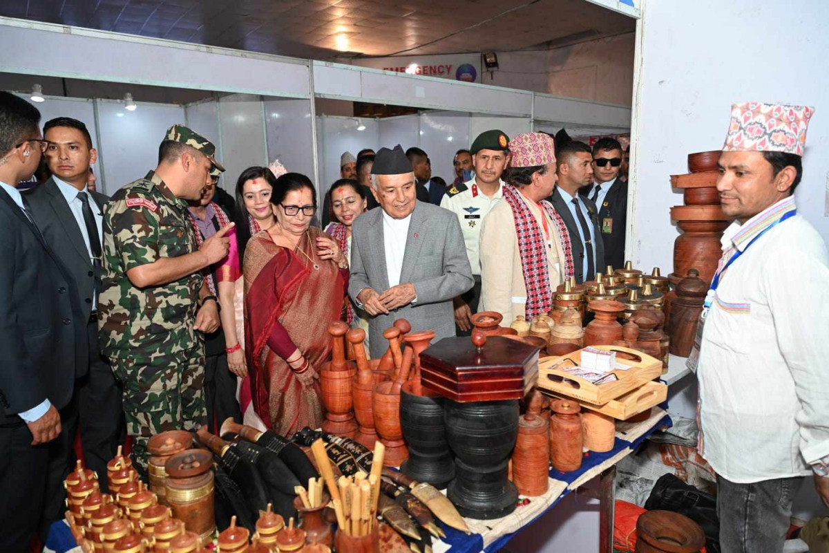 औधोगिक व्यापार मेला तथा घरेलु उद्योग महोत्सवको राष्ट्रपतीबाट उदघाटन