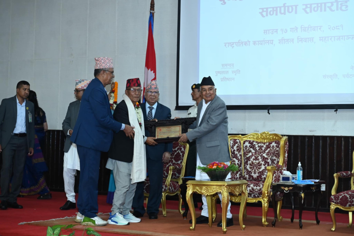 कम्युनिष्टहरूलाई लोकतान्त्रिक प्रक्रियामा रुपान्तरण गर्न पुष्पलालको ठूलो योगदान : राष्ट्रपति पौडेल