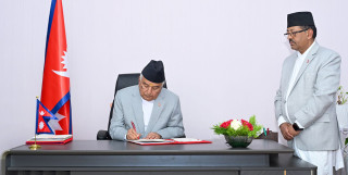 राष्ट्रपतिले बोलाए संसद अधिवेशन